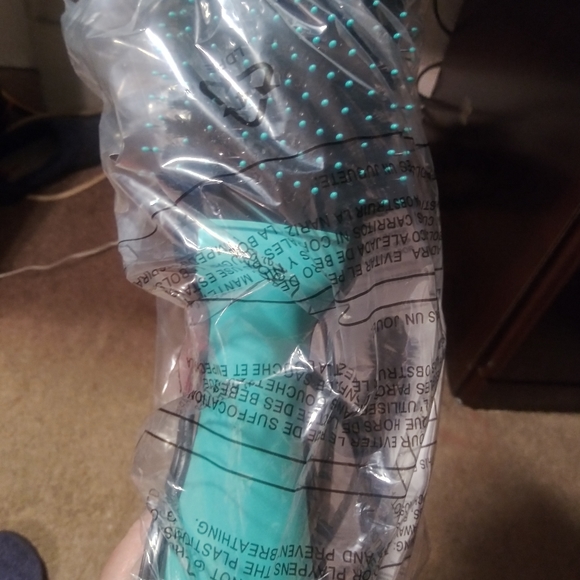 Revlon one step hair dryer n vomumizer - Picture 4 of 5